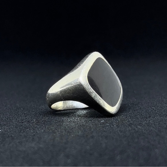 DESIGNER INLAYED ONYX RING - Picture 2 of 3